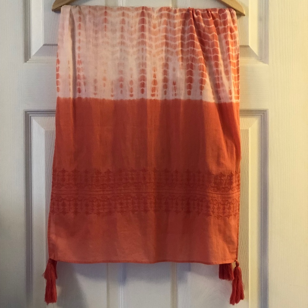 Tasseled scarf with tie-dye and embroidery accents - Picture 3 of 7